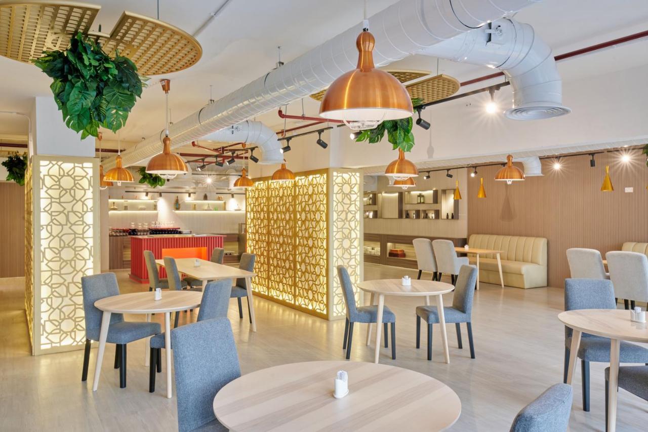 Ramada By Wyndham Doha Old Town Hotel Екстериор снимка
