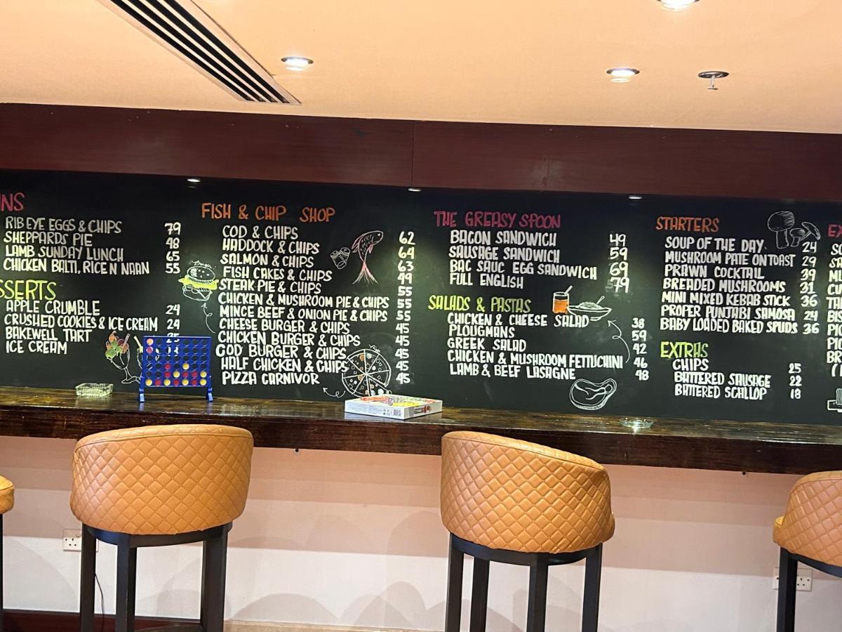Ramada By Wyndham Doha Old Town Hotel Екстериор снимка